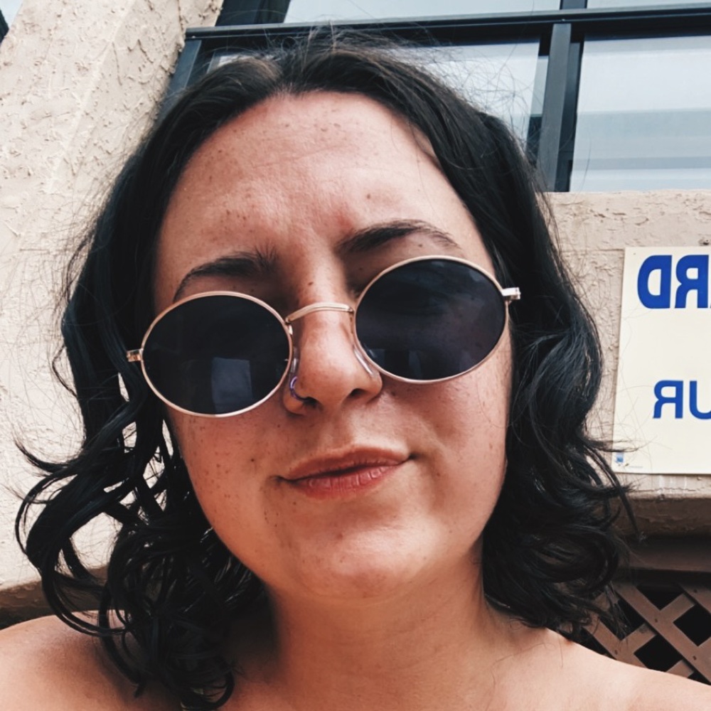 Meet your Posher, Maya